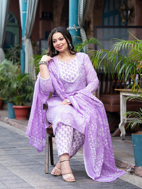 Women Plus Size Lavender Pure Cotton Kurta Set With Dupatta